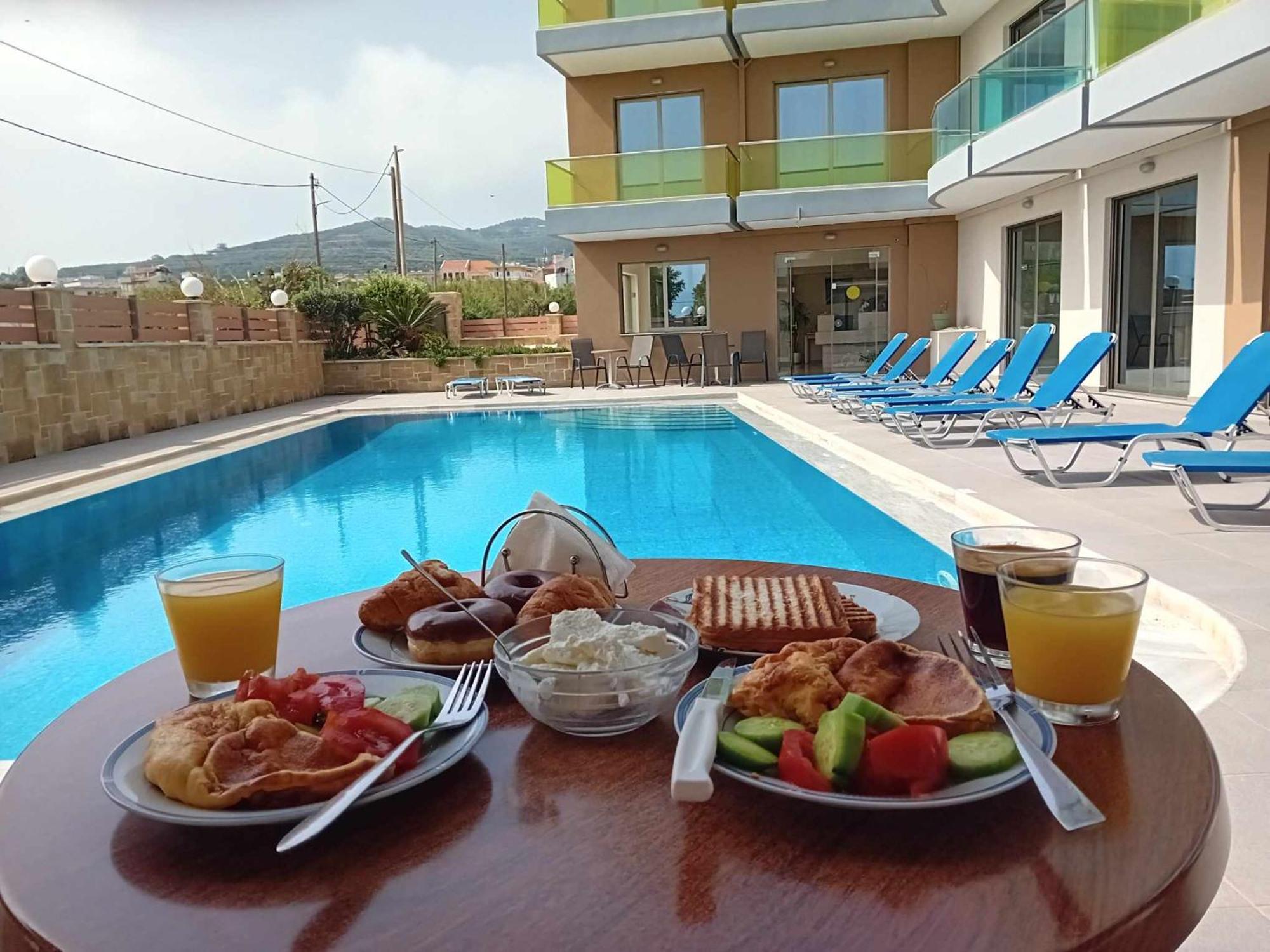 Crystal Bay Hotel Kissamos Exterior photo