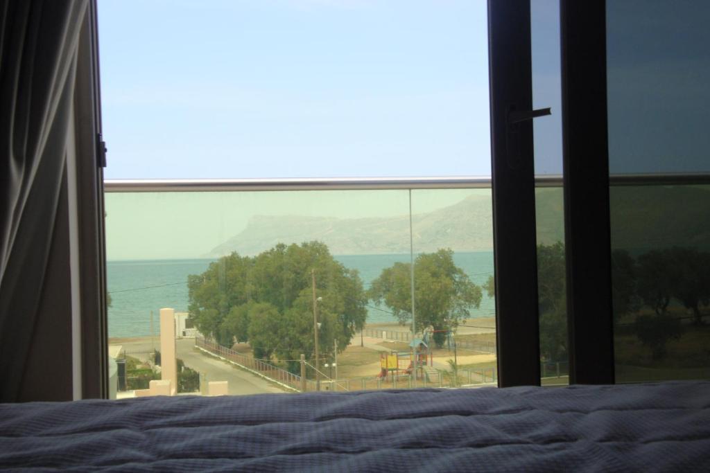 Crystal Bay Hotel Kissamos Exterior photo