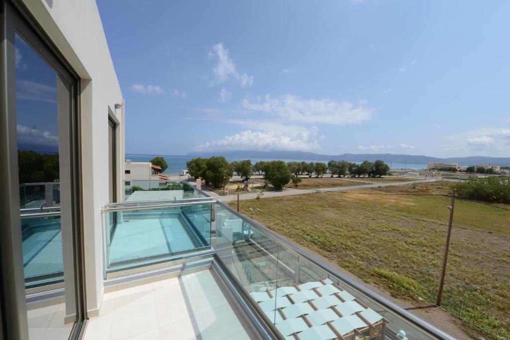 Crystal Bay Hotel Kissamos Exterior photo